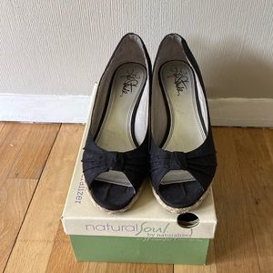 LifeStride Open toe wedges size 9M in Black Very Good condition worn only twice